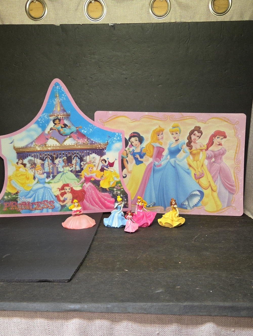 Disney Princess 3" Cake Topper Figures - Decopac Plus 2 Placemats